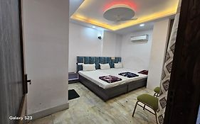 The Fazar Residency Near Hazrat Nizamuddin Dargah